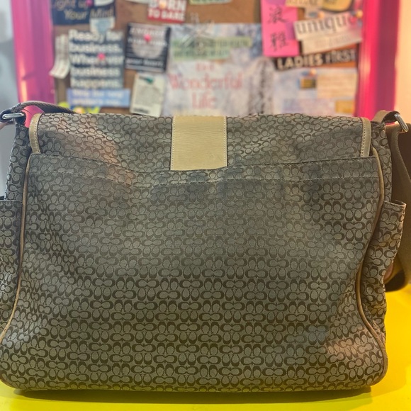 Gently loved authentic Coach messenger bag - Picture 8 of 16